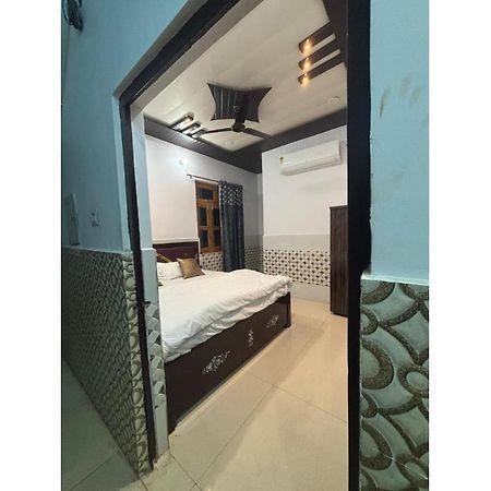 Rudra Inn Ayodhya Екстериор снимка